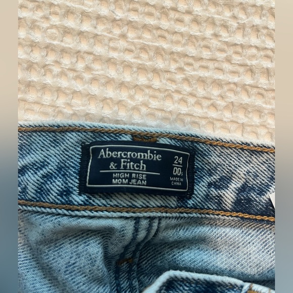 Abercrombie Jeans - Picture 2 of 3